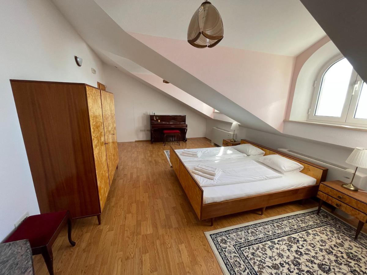 Luxury Seaside Villa With A Classic Mediterranean Olive Garden, A Fully Equipped Professional Kitchen, Pool, Sauna, Padle Boards And Canoe - Miolin Beach House Trogir Bagian luar foto