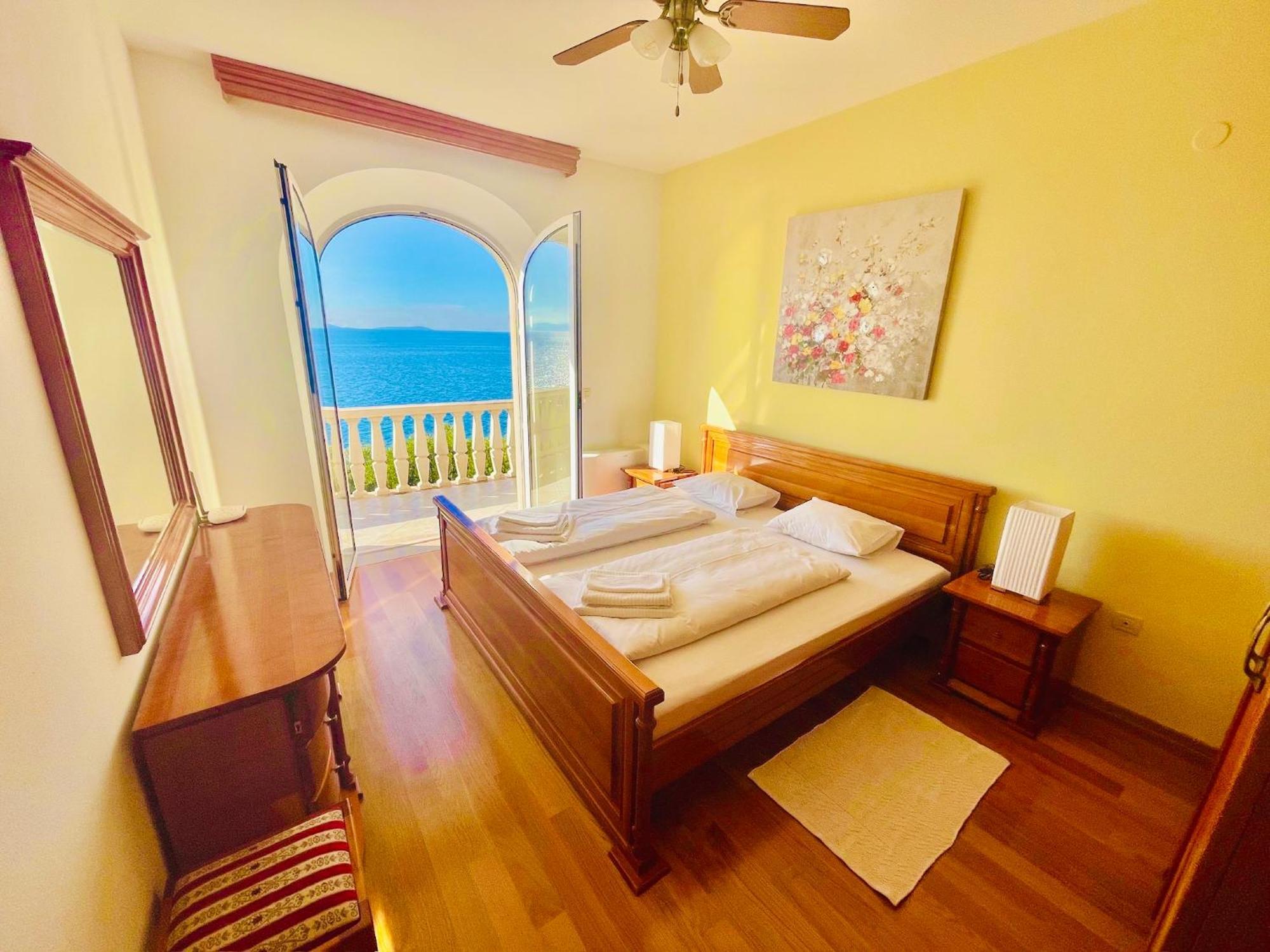 Luxury Seaside Villa With A Classic Mediterranean Olive Garden, A Fully Equipped Professional Kitchen, Pool, Sauna, Padle Boards And Canoe - Miolin Beach House Trogir Bagian luar foto