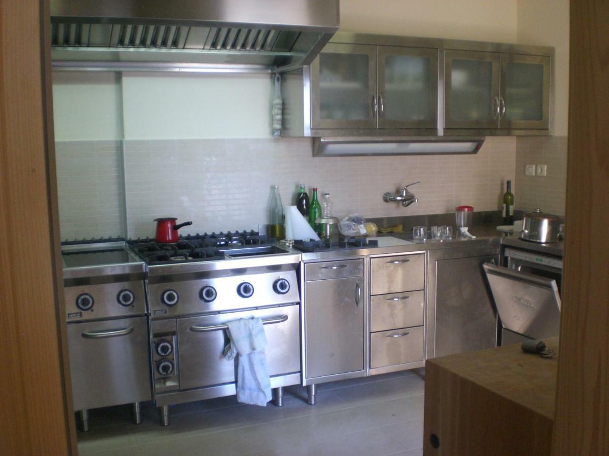 Luxury Seaside Villa With A Classic Mediterranean Olive Garden, A Fully Equipped Professional Kitchen, Pool, Sauna, Padle Boards And Canoe - Miolin Beach House Trogir Bagian luar foto